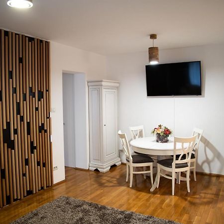 Ultracentral Golden Apartament 1 Suceava Buitenkant foto
