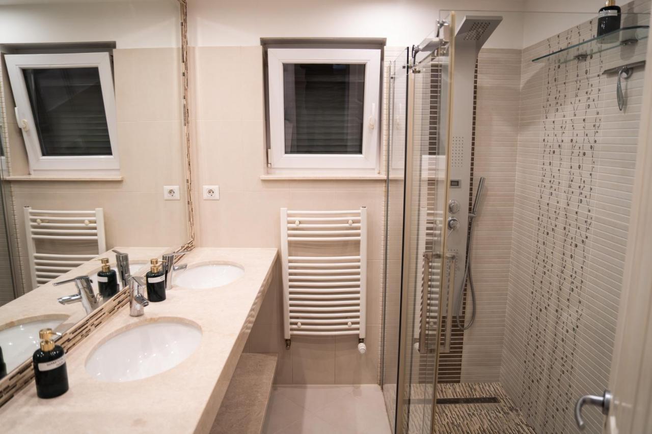 Ultracentral Golden Apartament 1 Suceava Buitenkant foto