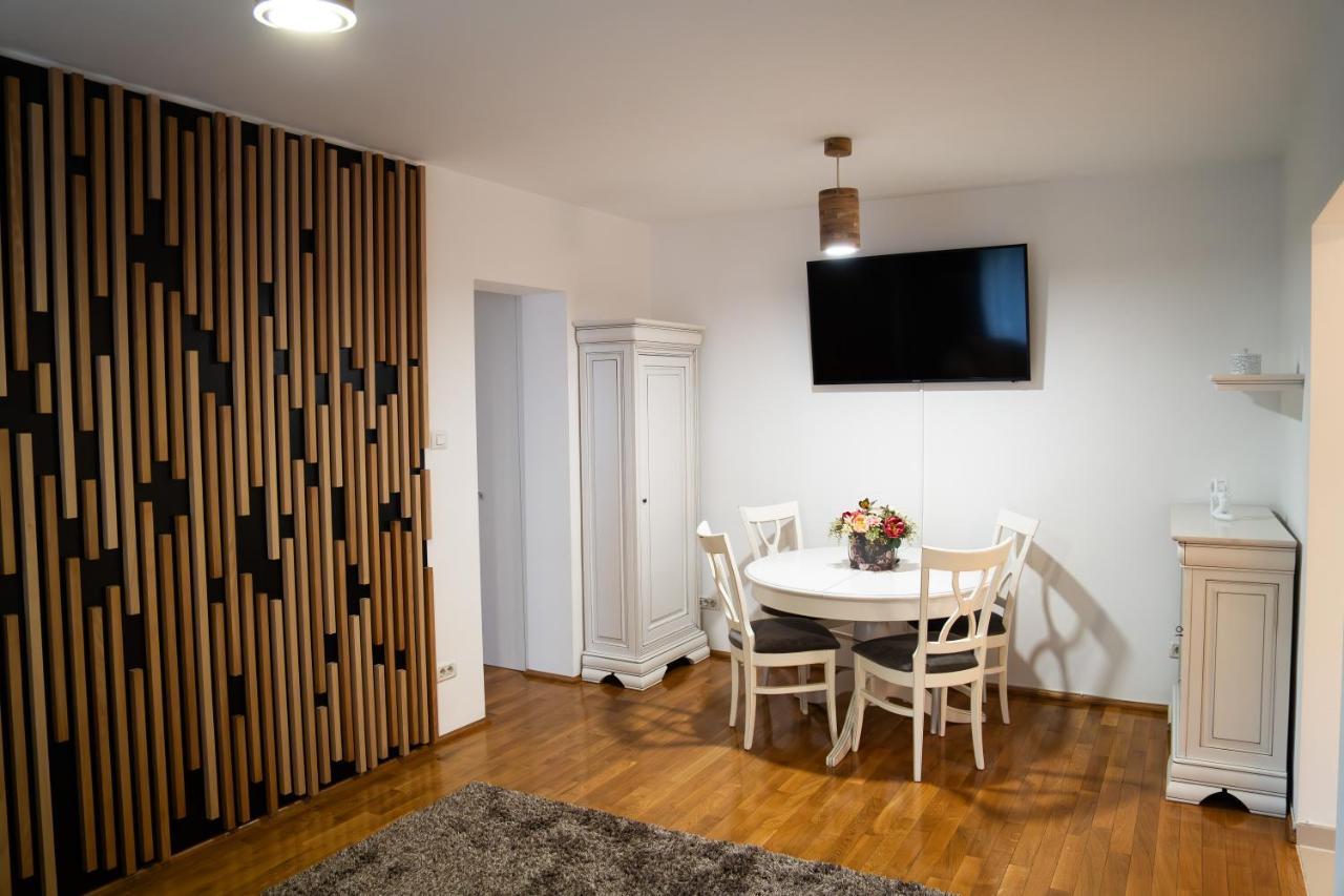 Ultracentral Golden Apartament 1 Suceava Buitenkant foto