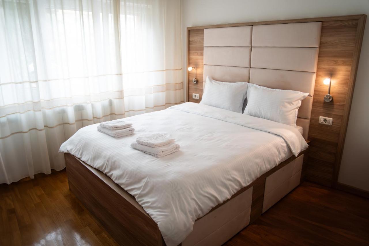 Ultracentral Golden Apartament 1 Suceava Buitenkant foto