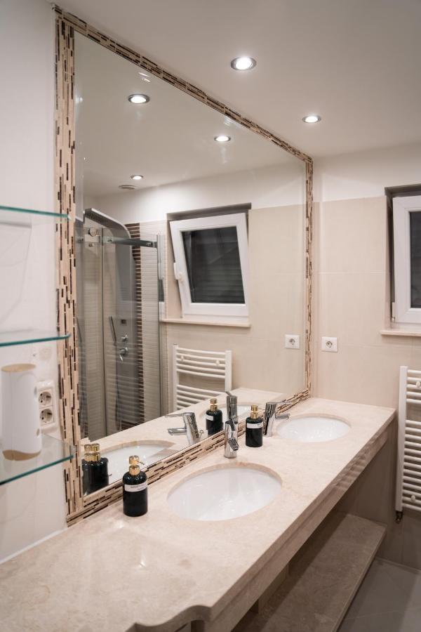 Ultracentral Golden Apartament 1 Suceava Buitenkant foto